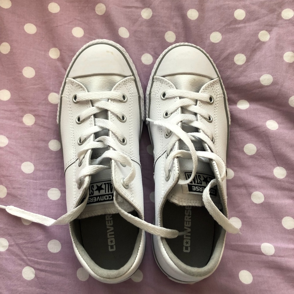 Casual sneakers